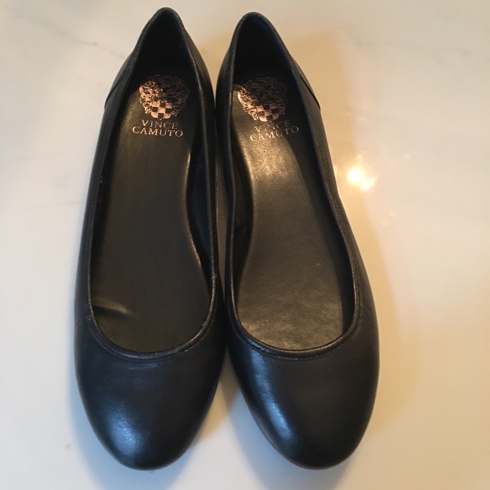 Vince Camuto NEW black flats